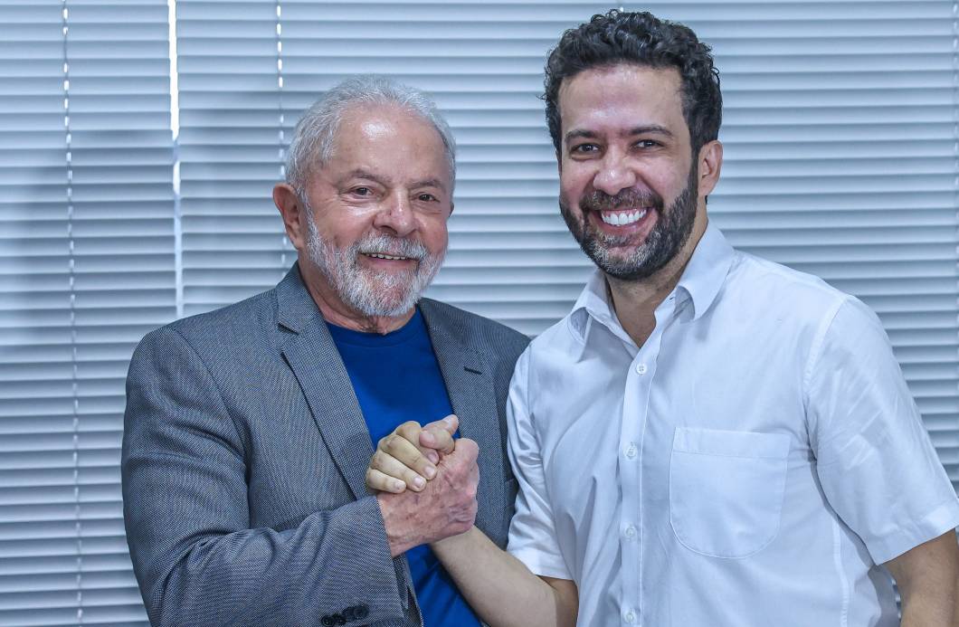 O ex-presidente Luiz Inácio Lula da Silva e candidato `a presidência da República pelo PT, se reúne em São Paulo, com o deputado federal André Janones -MG, do partido Avante. 04/08/2022. O ex-presidente Luiz Inácio Lula da Silva e candidato `a presidência da República pelo PT, se reúne em São Paulo, com o deputado federal André Janones -MG, do partido Avante. 04/08/2022.