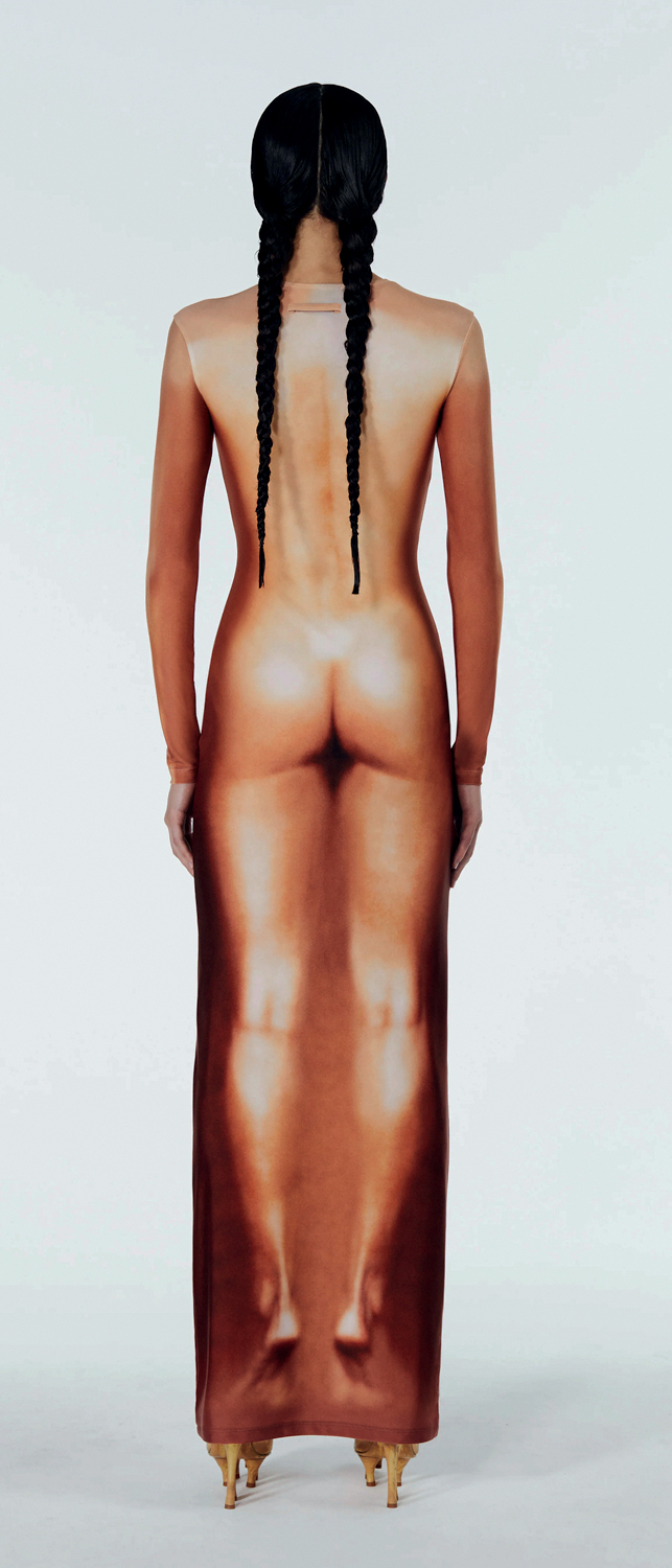 NAKED DRESS-JEAN PAUL GAULTIER-2022-2.jpg SUCESSO - O vestido do francês Jean Paul Gaultier: a peça, uma das mais procuradas do momento, está esgotada -