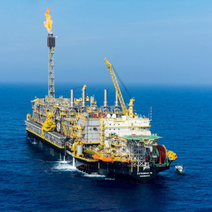 Petrobras anuncia redução no preço do diesel a partir de amanhã. Veja novo valor