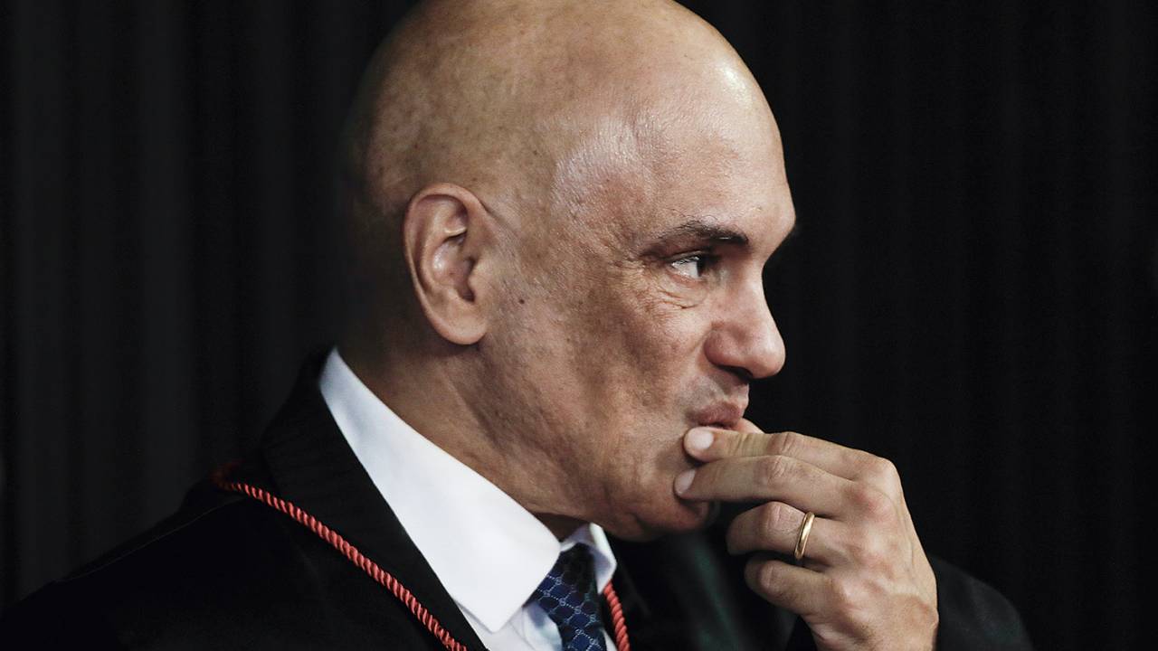 EXAGERO - Moraes: autorização de buscas e congelamento de contas de empresários com base em conversas privadas -