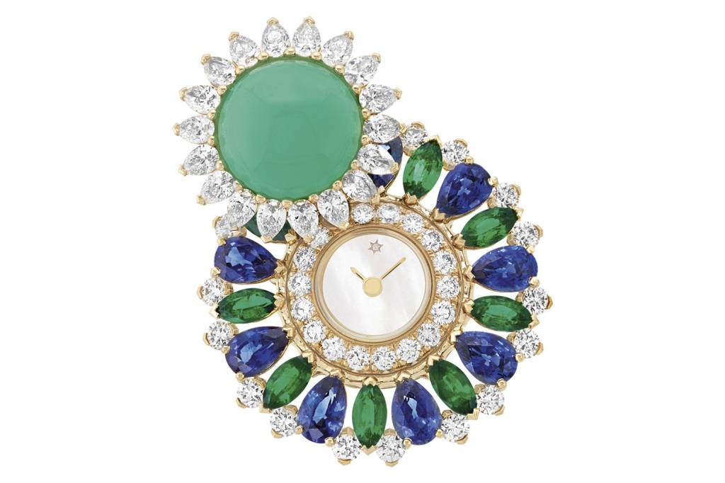 RELOGIO-BROCHE-VAM-CLEEF-&-ARPELS-2022-09.jpg EXUBERÂNCIA - Pedras da Van Cleef & Arpels: modelo em broche -