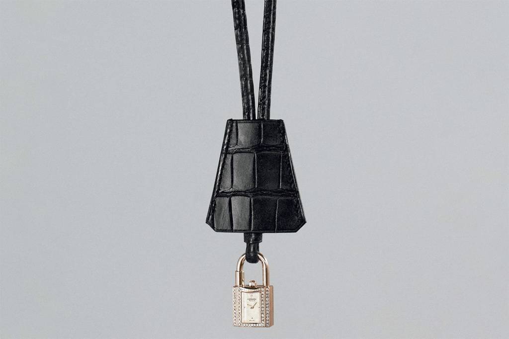 RELOGIO-CADEADO-HERMES-2022-09.jpg CHAVES - Cadeado da Hermès: destacável, pode ser utilizado como pingente em outras peças -
