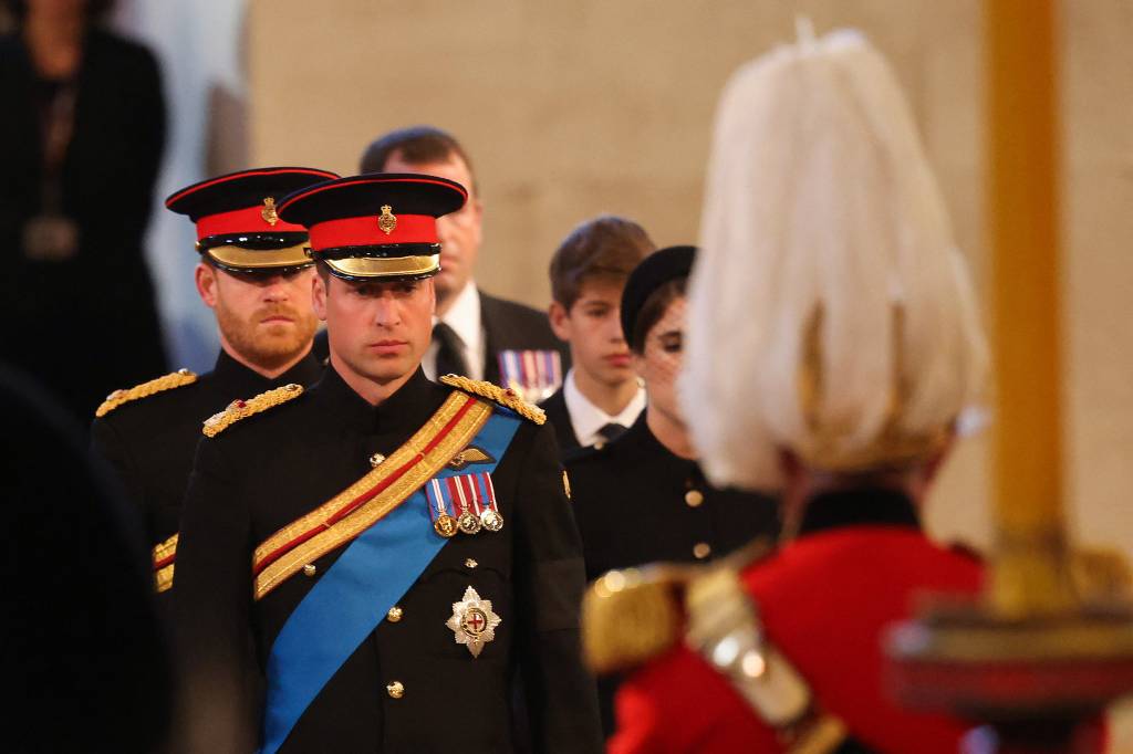 Harry e William não se sentam lado a lado no funeral da rainha Elizabeth
