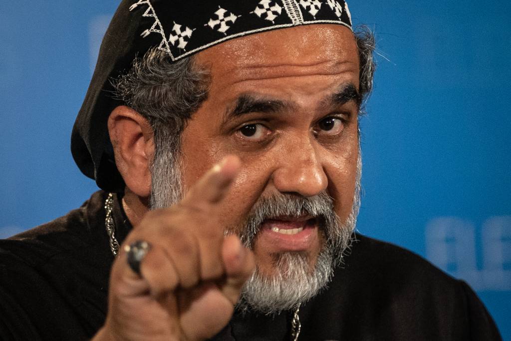 Padre Kelmon lança Foro de direita