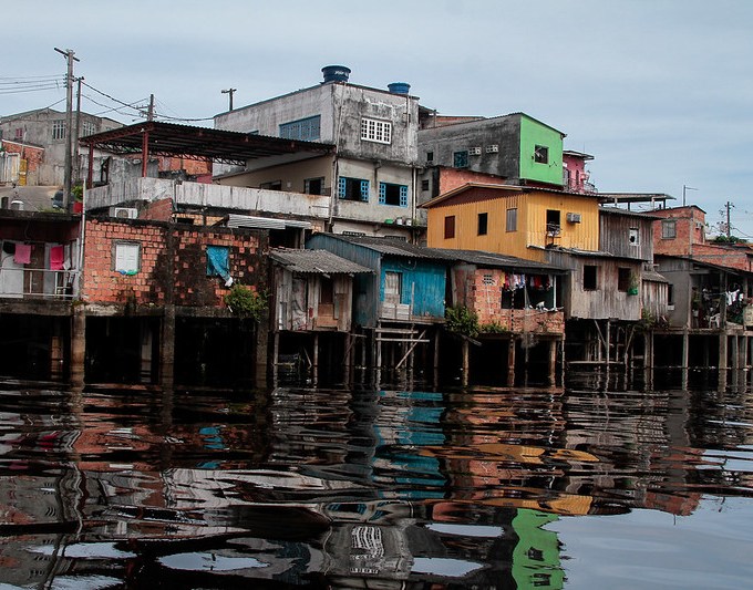 Região Norte concentra 8 das 20 maiores favelas do país, aponta IBGE
