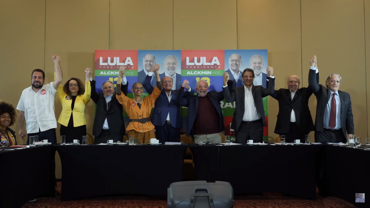 Os ex-presidenciáveis Guilherme Boulos, Luciana Genro, Cristovam Buarque, Marina Silva, Geraldo Alckmin, Fernando Haddad, Henrique Meirelles e João Goulart Filho se reúnem com o ex-presidente Lula, em São Paulo
