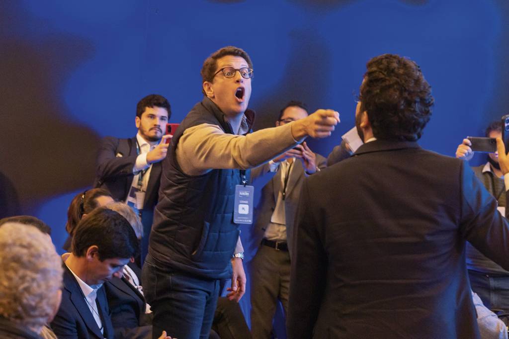 ANDRE-JANONES-BRIGA-RICARDO-SALLES-2022-01.jpeg DEDO NA CARA - Com o ex-ministro Salles: fuzuê nos bastidores do debate -