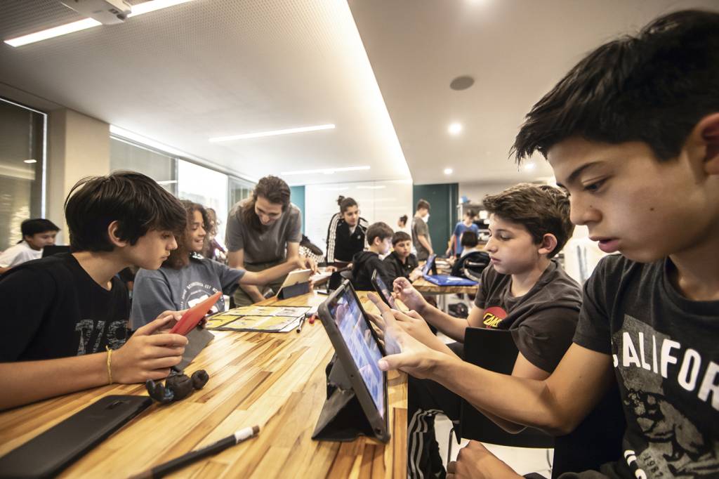EDUCACAO-ESCOLA-SALA-DULA-COLEGIO-BANDEIRANTES-2019-1-(14).JPG DOIS MUNDOS - Aula em colégio de SP: a pandemia ampliou o déficit de aprendizado para quem não podia estar conectado -
