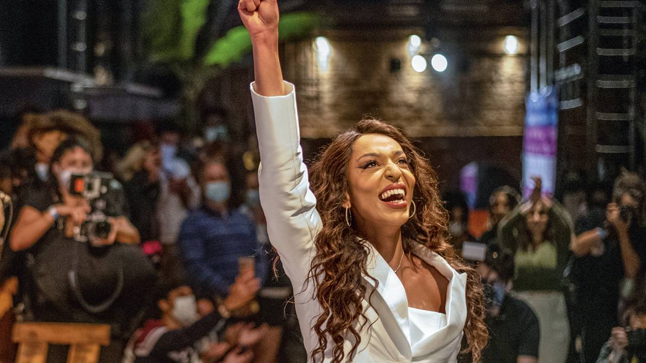DAS RUAS AO PLENÁRIO - Expulsa de casa e obrigada a se prostituir, Erika Hilton, 29 anos, transformou sua história em militância. “A sociedade não pode mais ignorar nossa presença”, diz a candidata à Câmara. -