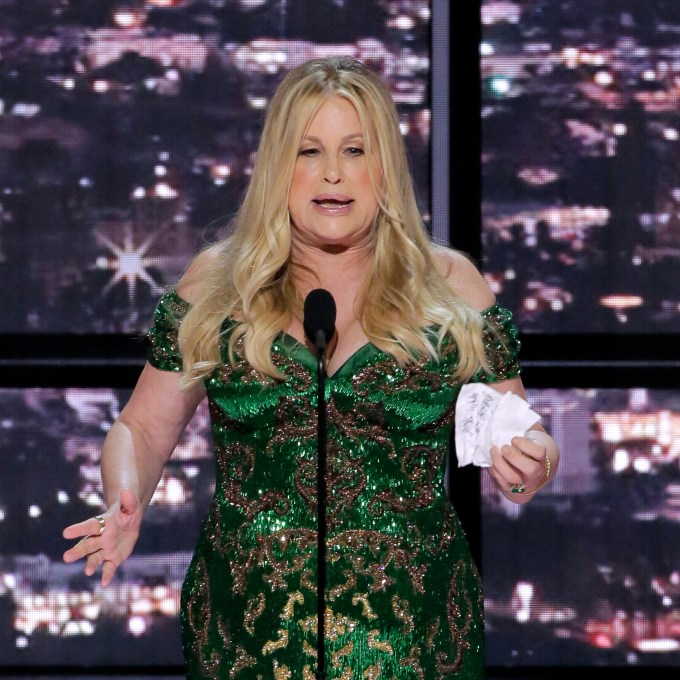 O momento cômico do Emmy quando uma vencedora foi interrompida