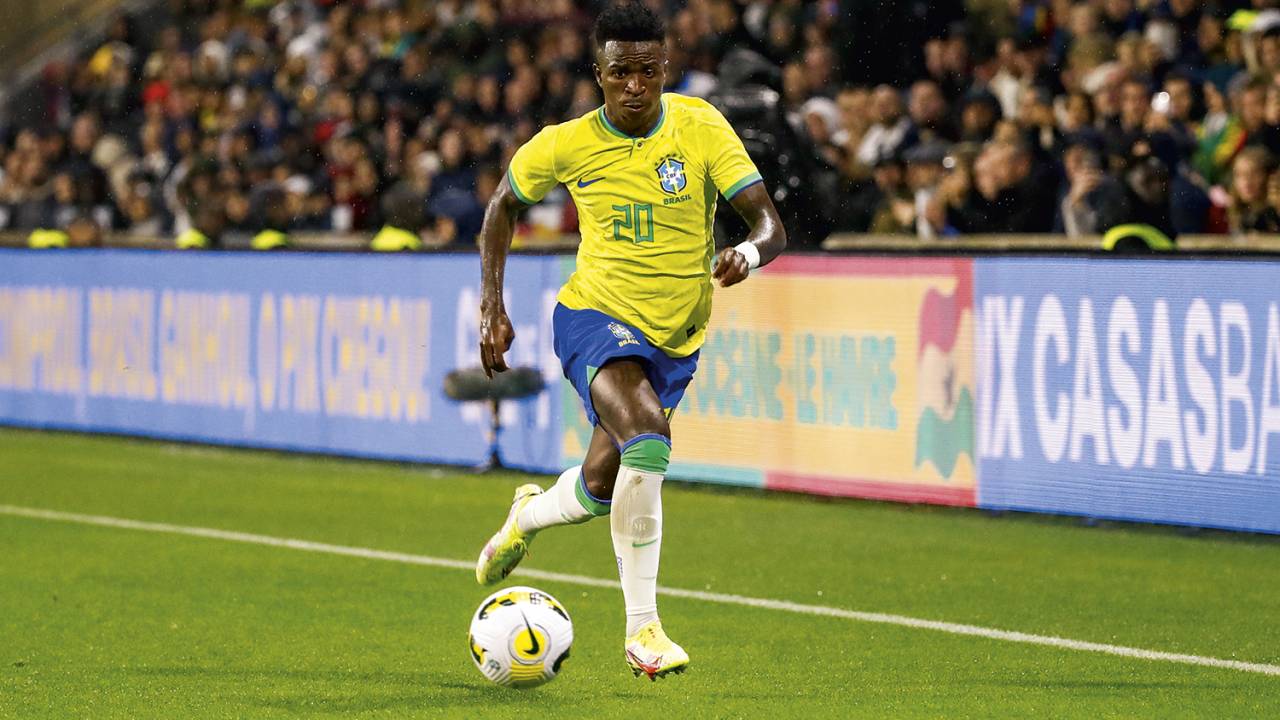 BOLA DA VEZ - O imparável Vinicius Jr.: destaque do Real Madrid pede passagem na equipe titular -