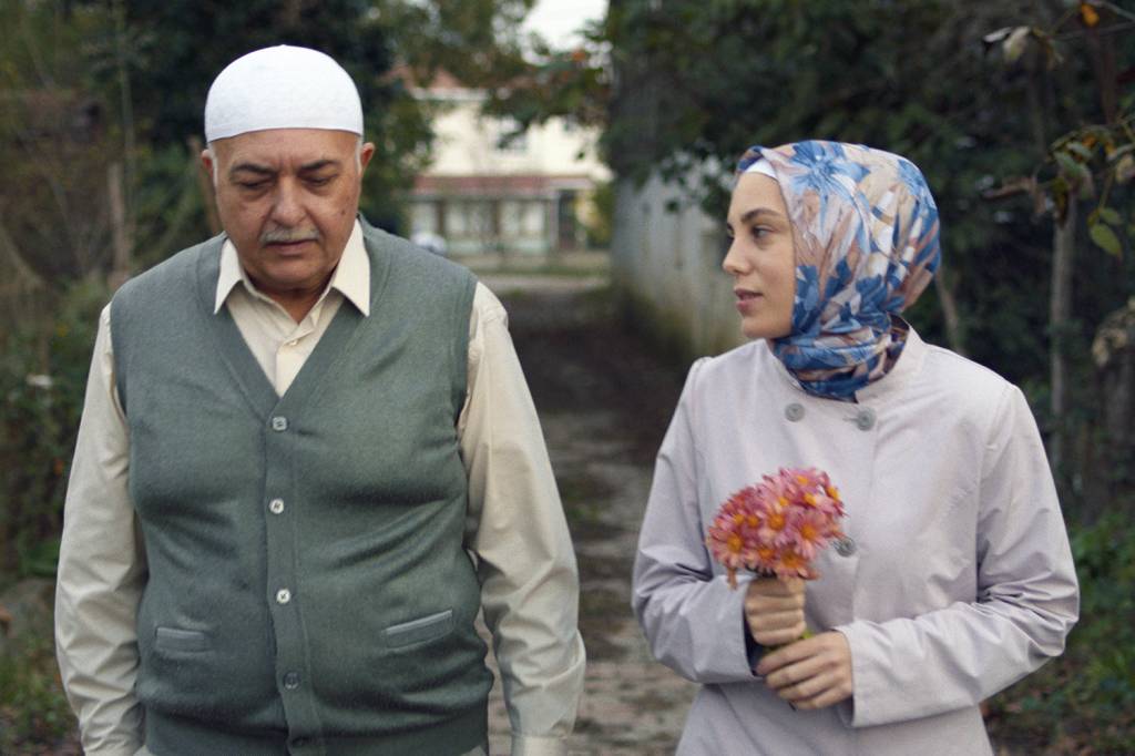 SERIADO-8-EM-ISTAMBUL-11.jpg OUSADIA LIGHT - O sucesso 8 em Istambul: romance temperado com política turca -