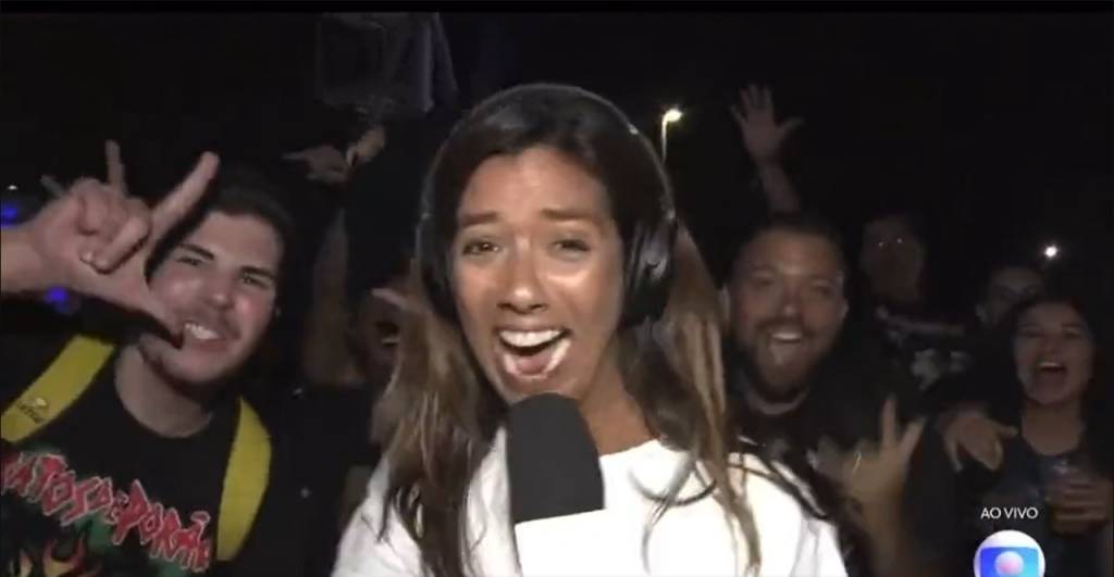 Fãs invadem transmissão da Globo e xingam Bolsonaro