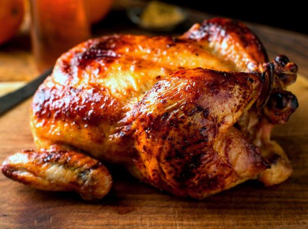 Frango a passarinho e a crase que (não) vai para a churrasqueira