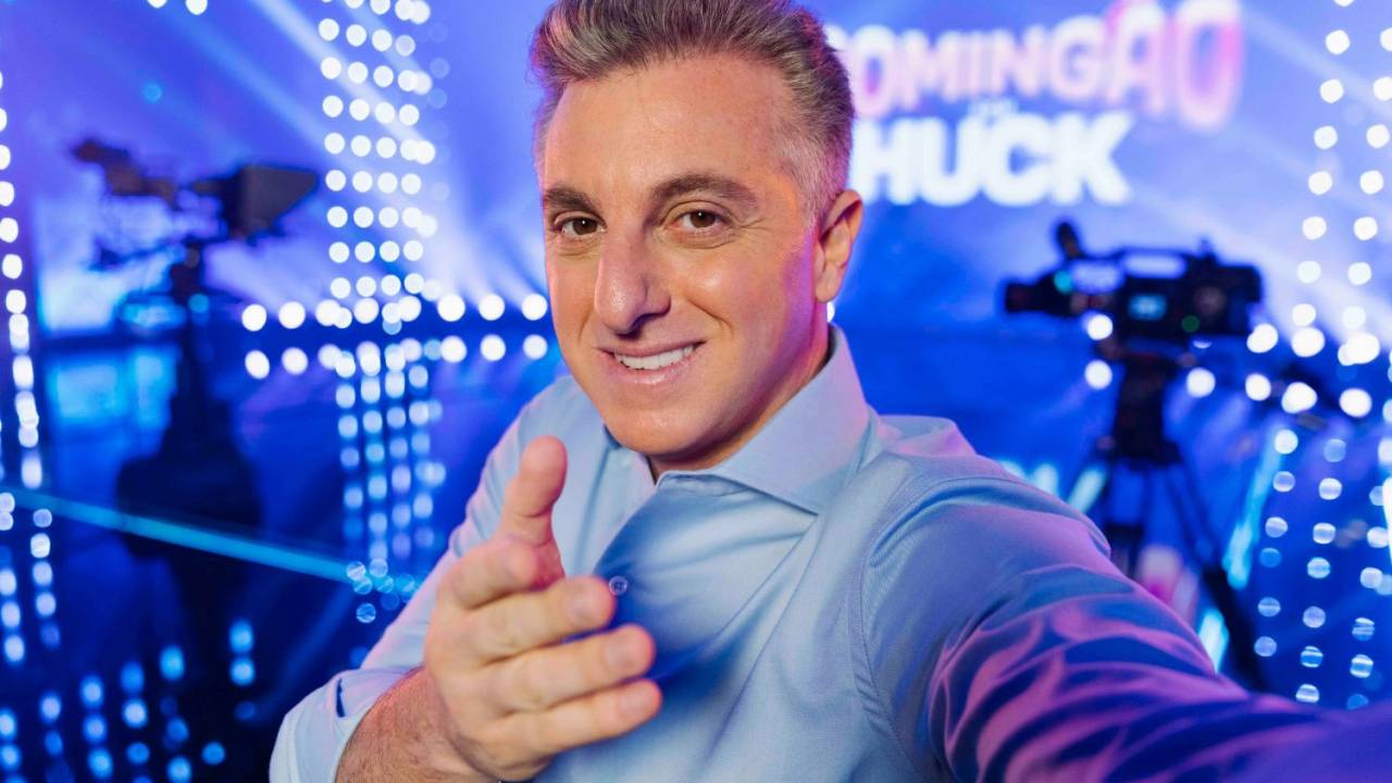 Luciano Huck no palco do 'Domingão', da Globo