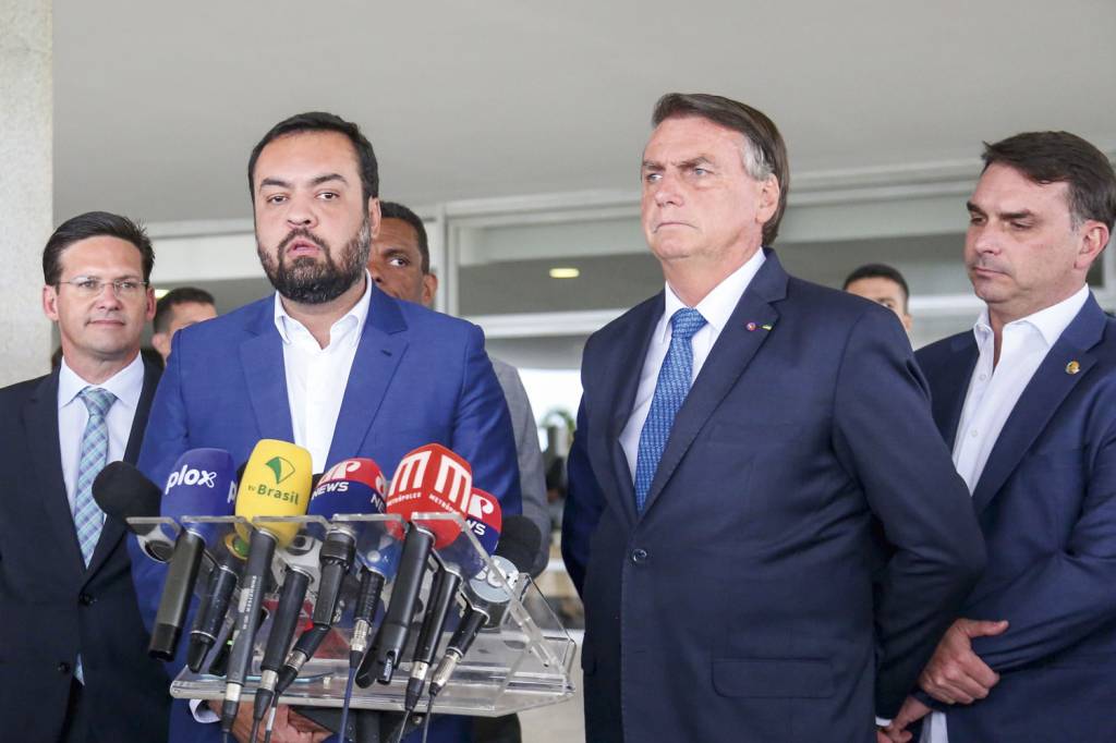 20221004133455834_57.jpg SEM SURPRESA - Bolsonaro e Castro: esforço para ampliar vantagem no Rio -