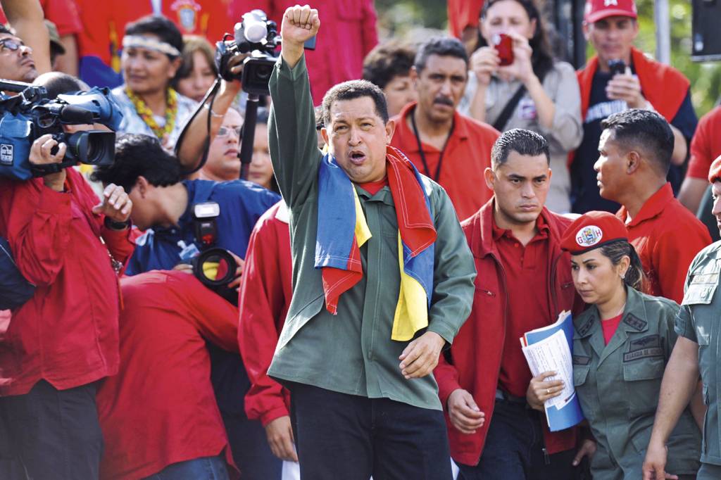 HUGO-CHAVEZ-2011-VENEZUELA-232.jpg ESQUERDA - Chávez: o então ditador venezuelano aumentou de vinte para 32 o número de juízes da Suprema Corte -