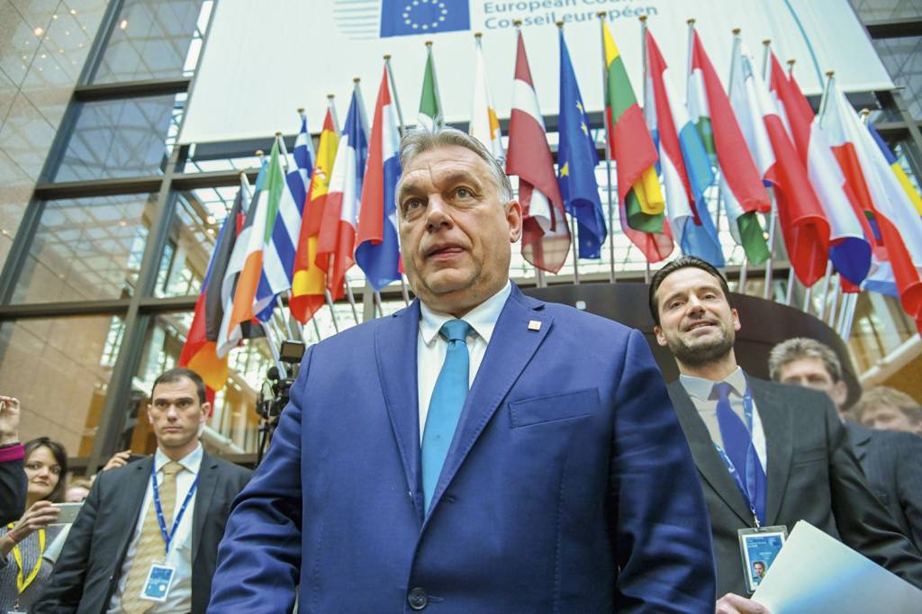 gettyimages-1202997709-2048×2048.jpg DIREITA - Orbán: em sua cruzada antidemocrática, além de ampliar o número de juízes, ele aposentou alguns -