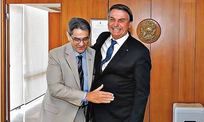 A missão impossível de Bolsonaro em se descolar de Roberto Jefferson