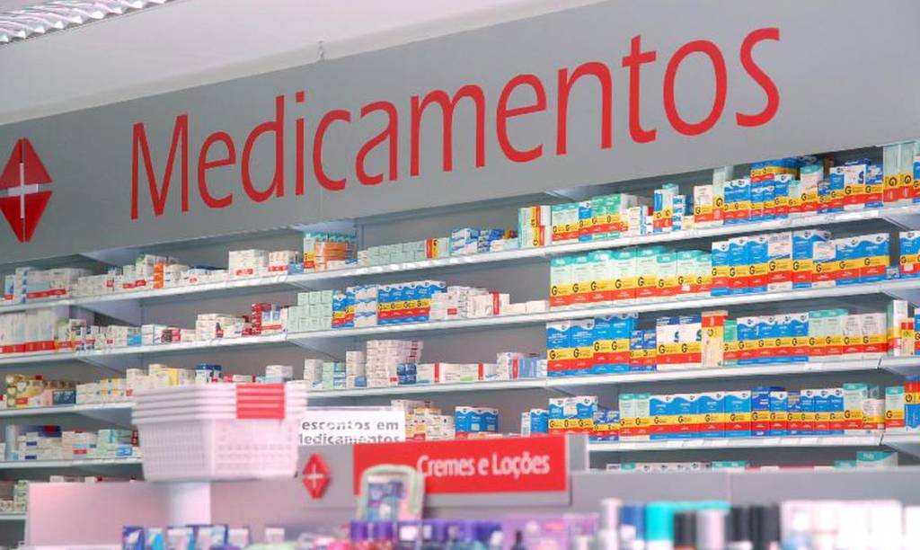 Remédios à venda no supermercado? Proposta é rejeitada por farmácias