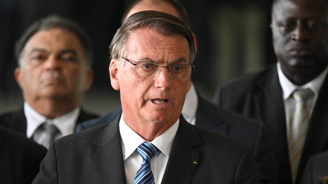 Brazilian President Jair Bolsonaro makes a statement for the first time since Sunday's presidential run-off election, at Alvorada Palace in Brasilia, on November 1, 2022. (Photo by EVARISTO SA / AFP)