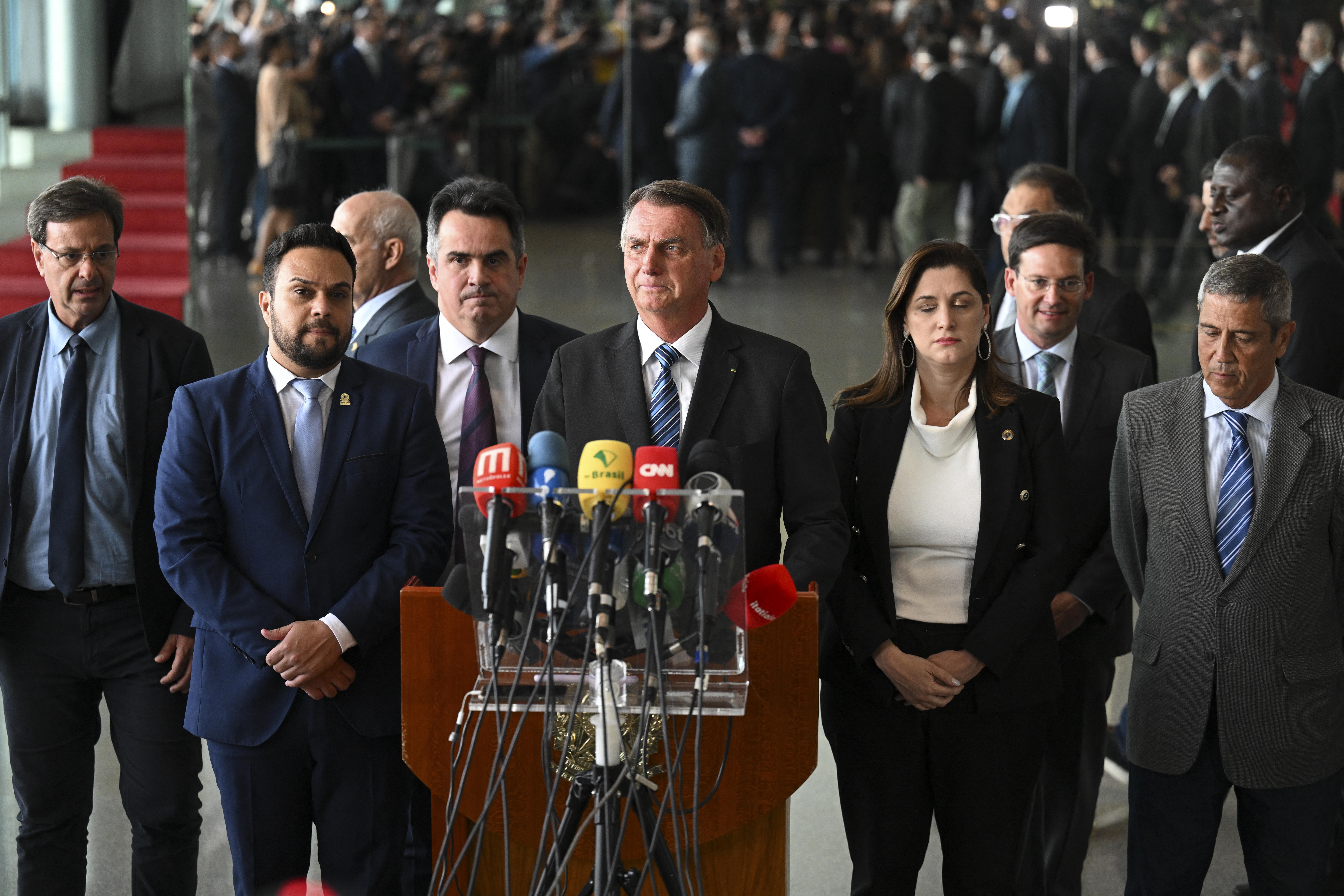 Jair Bolsonaro, os caminhoneiros golpistas e as mensagens satânicas