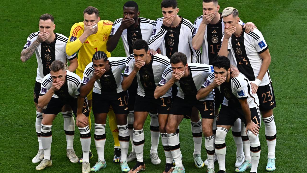 Jogadores da Alemanha se manifestaram contra sanções da Fifa em caso de apoio à causa LGBTQIAP+ -