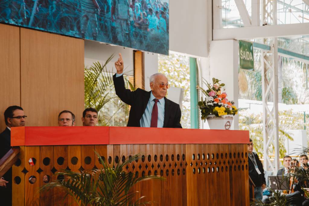 Velório de Gedelti Gueiros, fundador da Igreja Cristã Maranata, reúne centenas de fiéis no Espírito Santo
