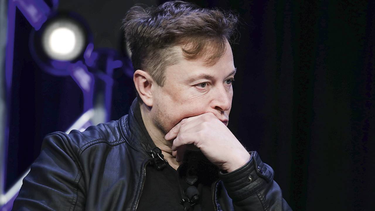 ONDE ESTÁ O DINHEIRO? - Elon Musk, o novo proprietário: ele quer transformar a plataforma em um negócio rentável -