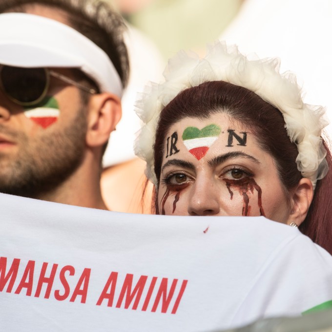 Irã anuncia fim da polícia moral, após série de manifestações