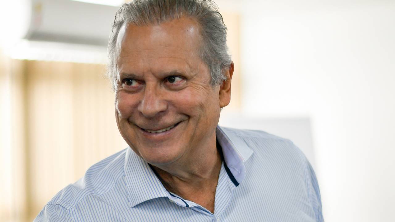 DISCRIÇÃO - Dirceu: ele manteria um canal de comunicação com o presidente eleito — mas ninguém sabe se é verdade -