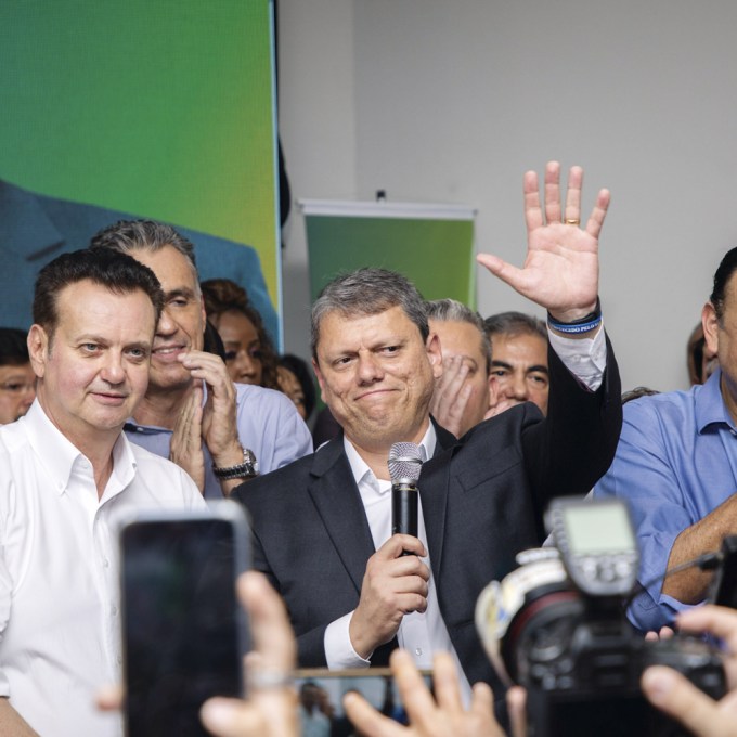 Partido de Tarcísio conta com nomes do PSC para aumentar bancada na Alesp