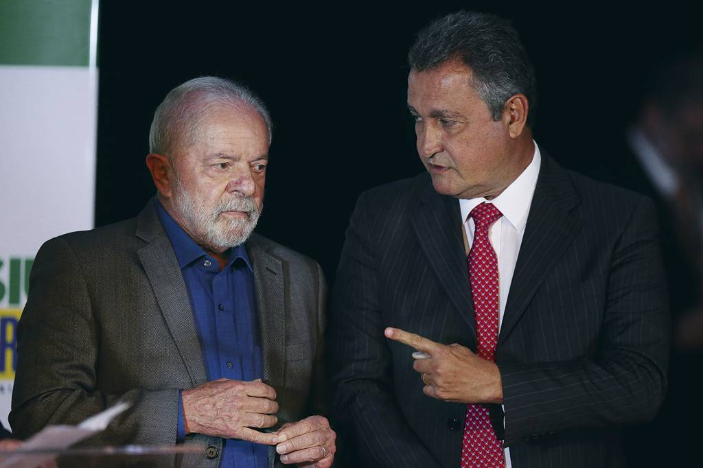 No governo ninguém se entende e todos se queixam de Lula