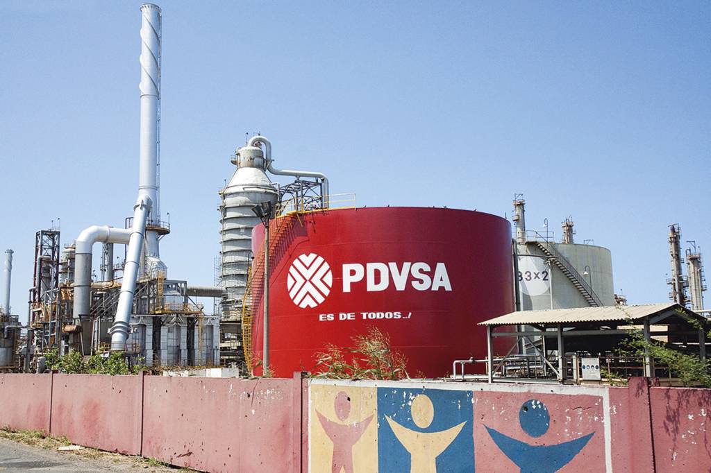 VENEZUELA-REFINARIA-PDVSA-61-(1).jpg MOTOR - A estatal PDVSA: sanções suavizadas por causa da crise energética -