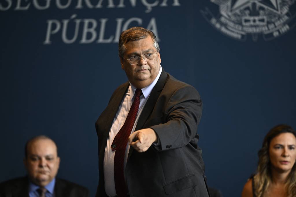 Dino: ‘Tentativa de impor a vontade pela força não vai prevalecer’