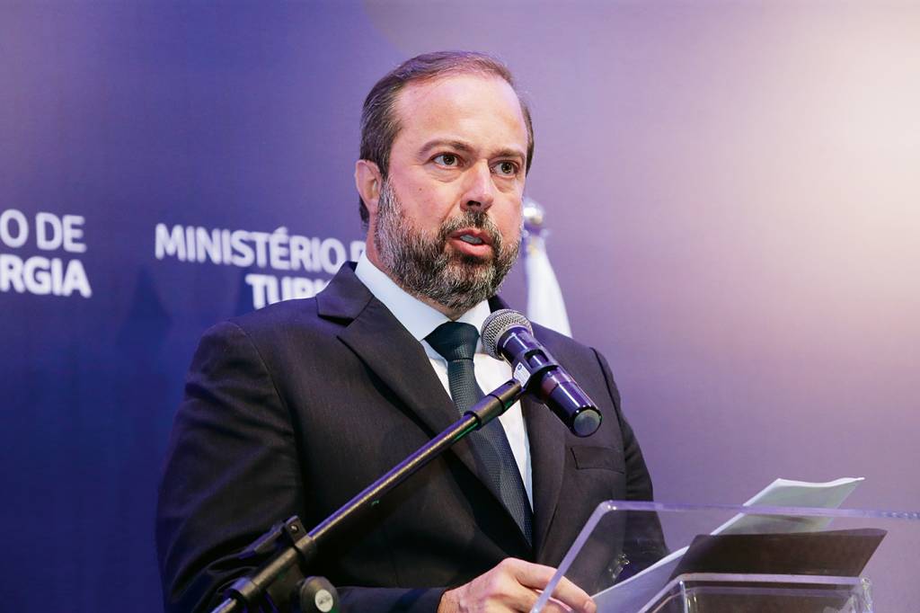 Alexandre Silveira vai debater transição energética no Fórum de Davos