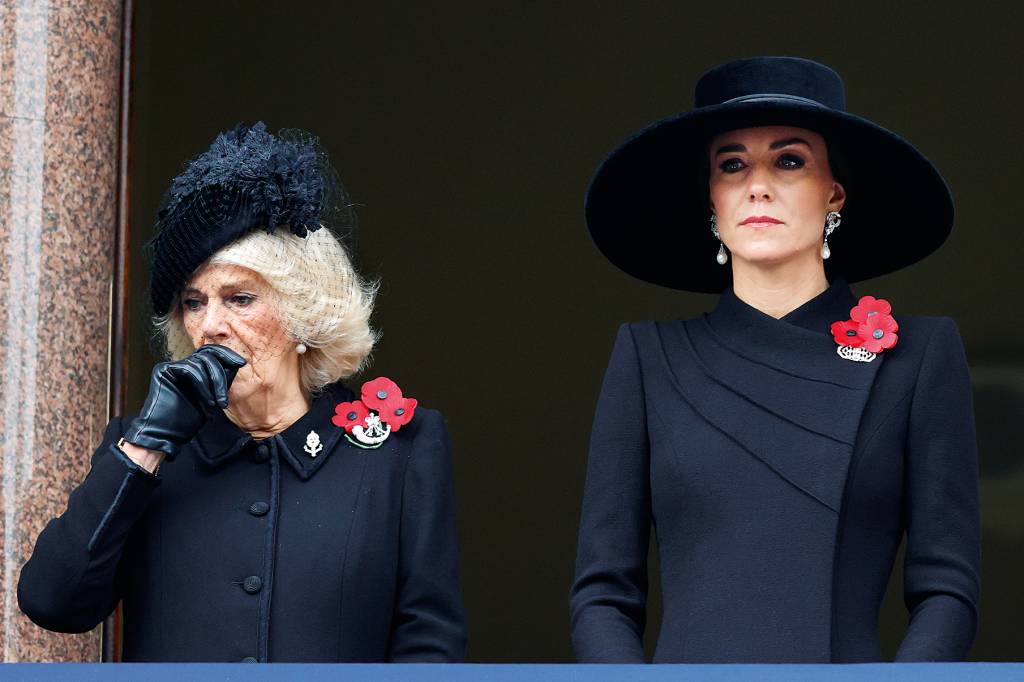 The 2022 National Service Of Remembrance At The Cenotaph DESENCONTRO - Camilla e a princesa Kate: Harry não esconde a antipatia pela madrasta e expõe manobras da cunhada -
