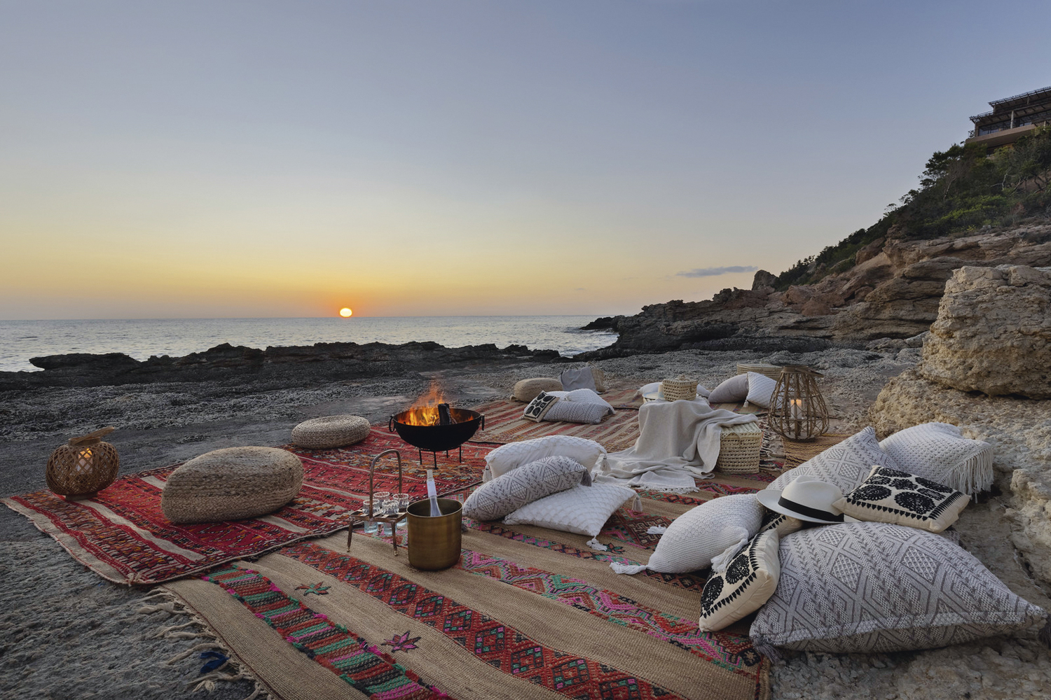 RELAX -&ensp;Six Senses, em Ibiza: sess&otilde;es na praia ao p&ocirc;r do sol e exames m&eacute;dicos -