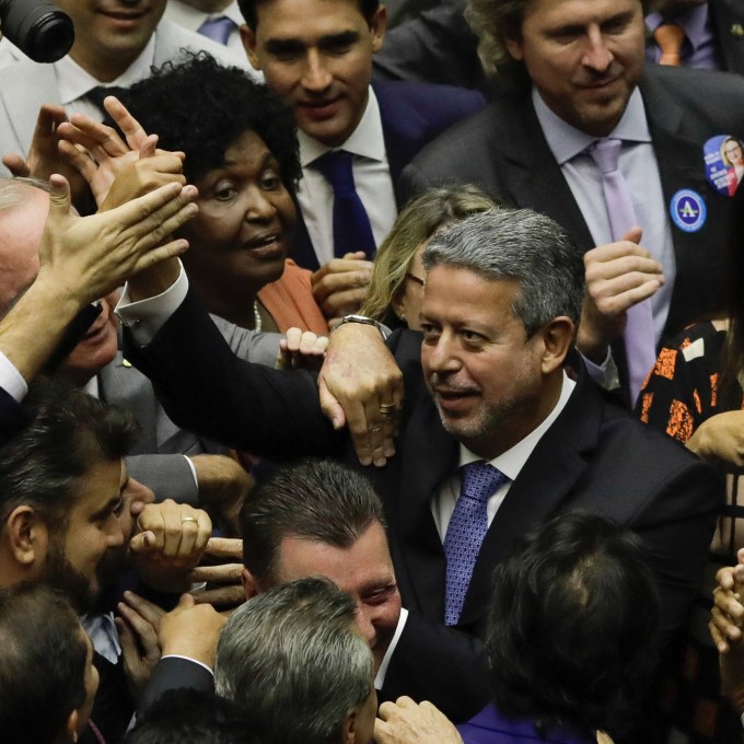 Arthur Lira é reeleito para comandar a Câmara com votação recorde