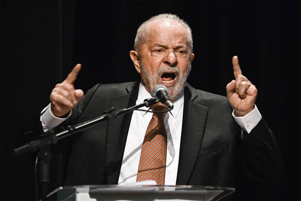000_338N4C2.jpg Lula -