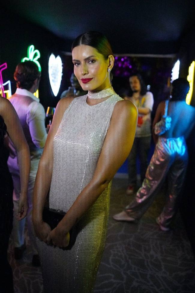 A modelo Brenda Costa .