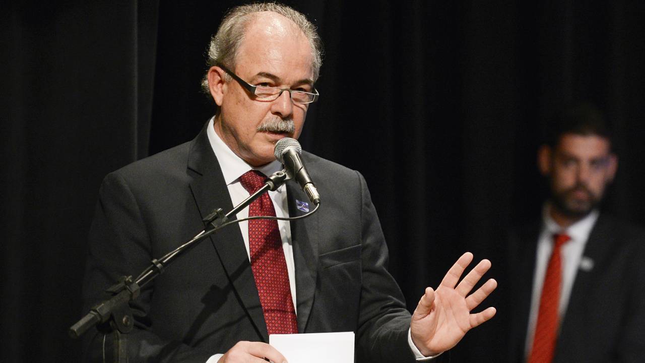PROTAGONISMO - Mercadante: criação de um “Ministério da Fazenda paralelo” -
