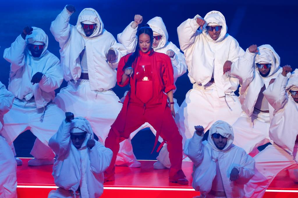 Apple Music Super Bowl LVII Halftime Show A cantora Rihanna durante o show do intervalo do Super Bowl, em 12/02/2023