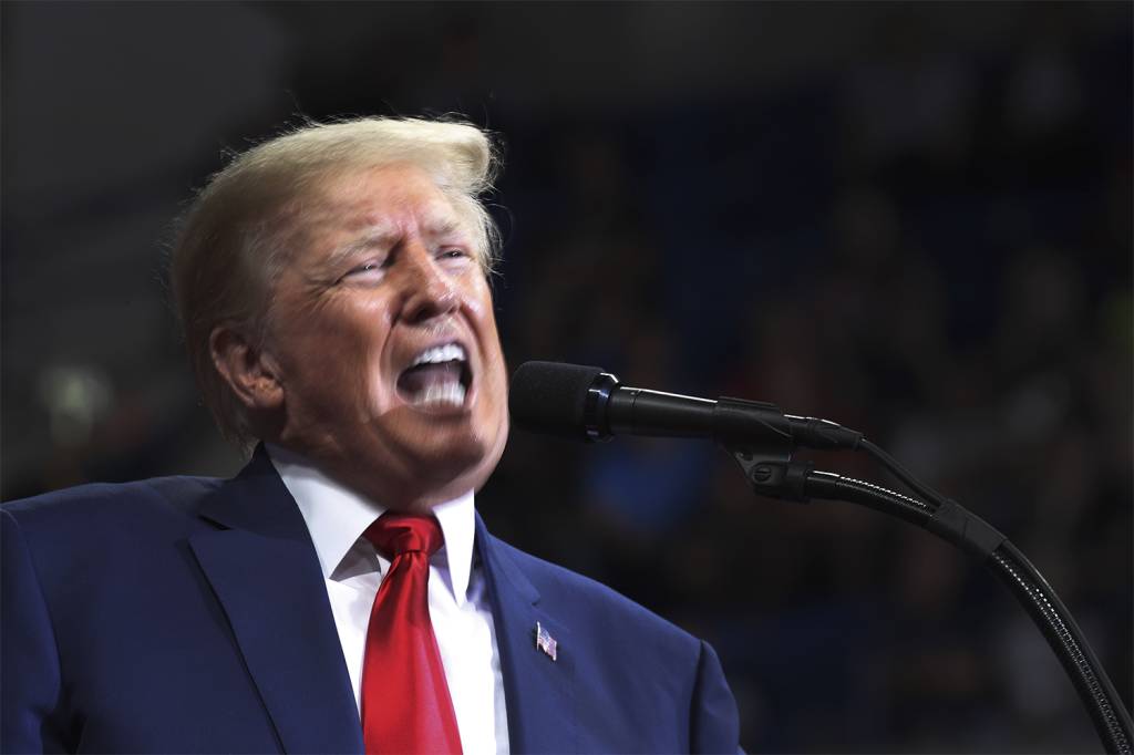 Trump zomba de DeSantis após problemas técnicos em lançamento de campanha