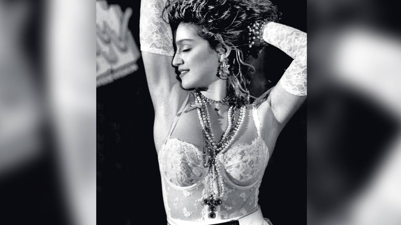 LIKE A VIRGIN - Madonna em 1984, na MTV: símbolo para chocar o público -