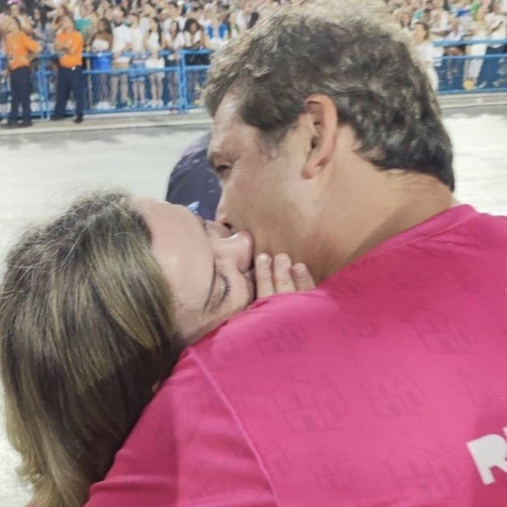O casal top (da política) no Sambódromo