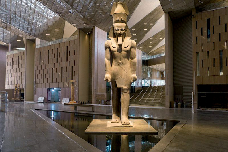 MUSEU – GRAND EGYPTIAN MUSEUM – GIZA e pequena.jpg GRANDE MUSEU EGÍPCIO - Criado para ser o maior centro arqueológico do mundo, com tecnologia avançada, reunirá uma coleção incrível de tesouros e artefatos antigos -