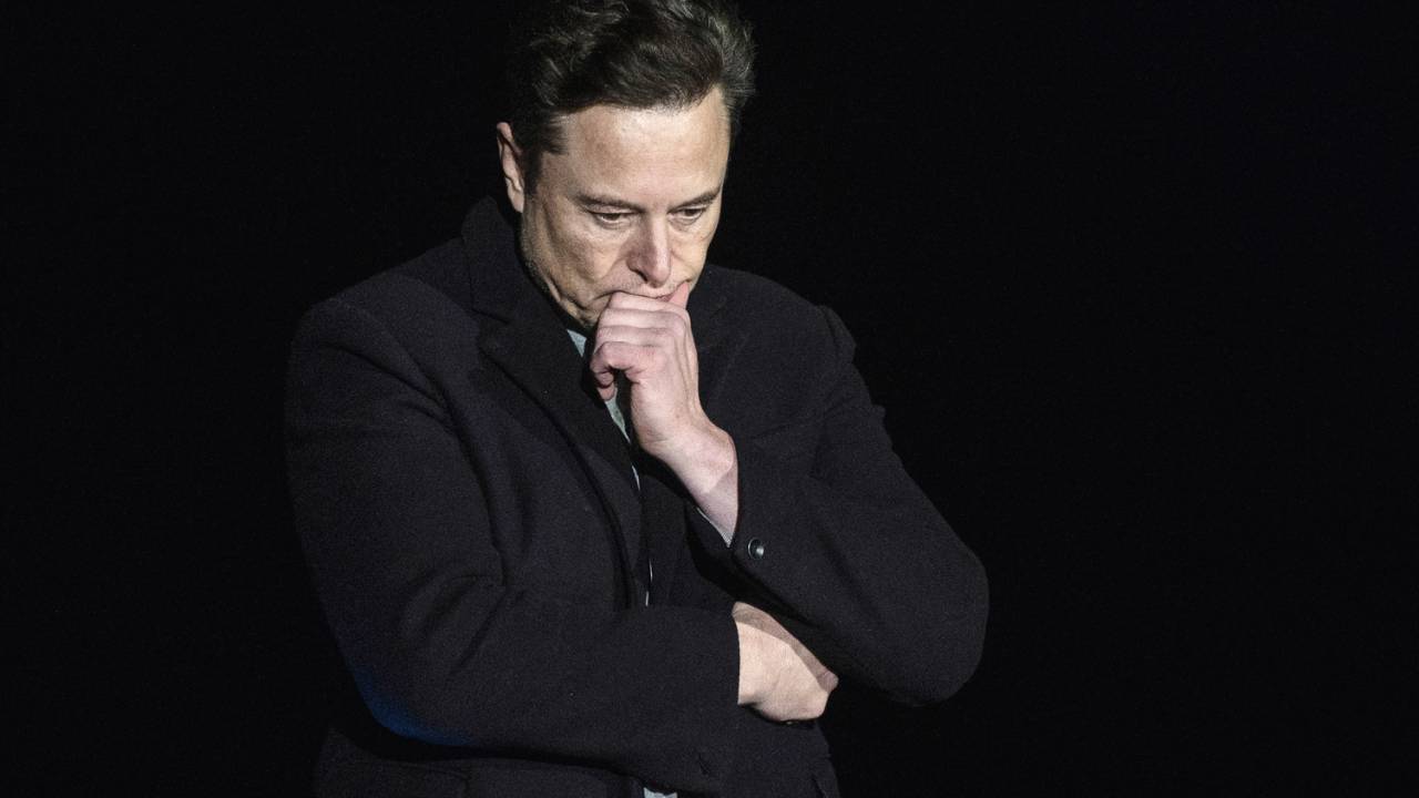 POLÊMICO - Elon Musk, o novo dono do Twitter: conteúdo sem moderação