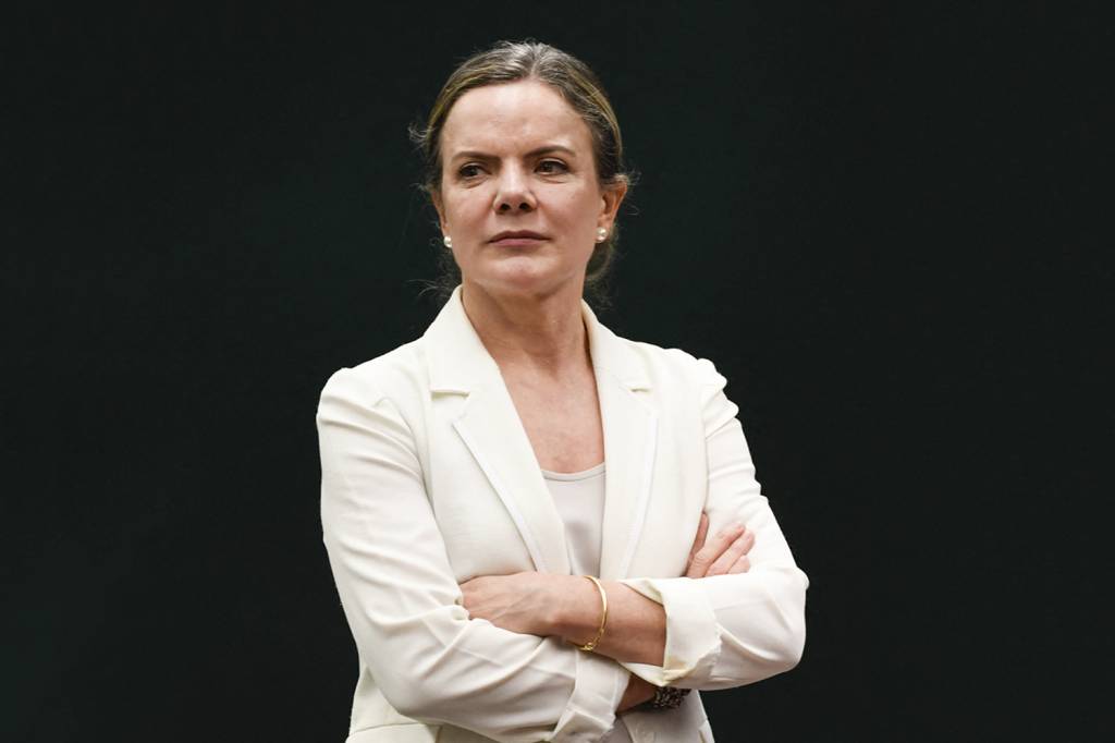 055_AGIF294982.jpg NARIZ TORCIDO - Gleisi: críticas ao companheiro expostas nas redes sociais