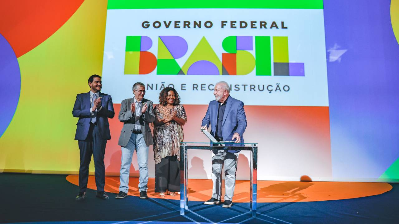 O presidente Lula e a ministra da Cultura, Margareth Menezes,